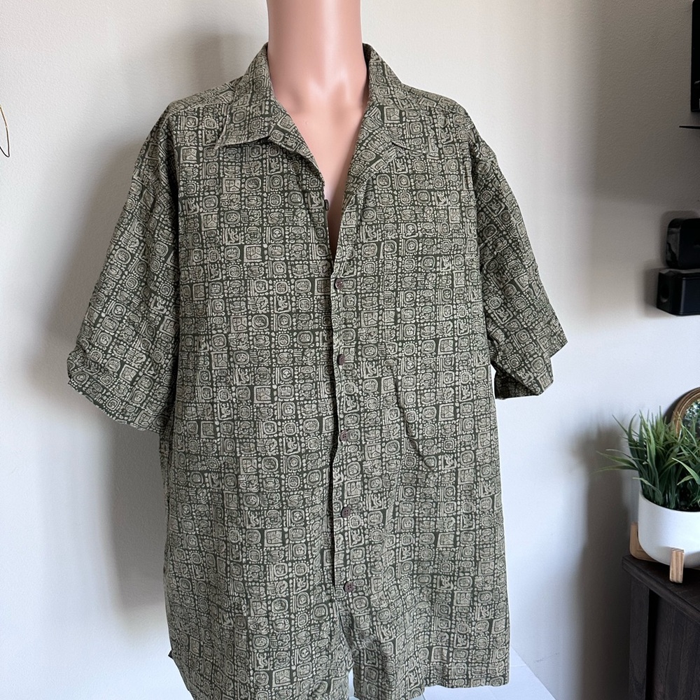 Mens X-large LL Bean Shirt Green Tropical Button Up Short Sleeve Beach Shirt